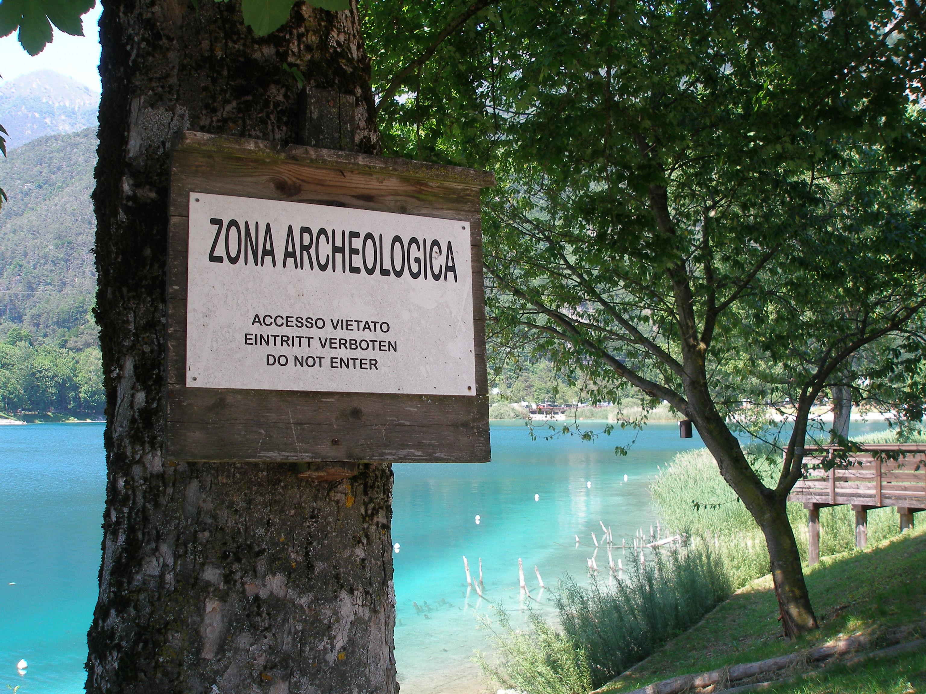 Pfahlbauten am Ledrosee